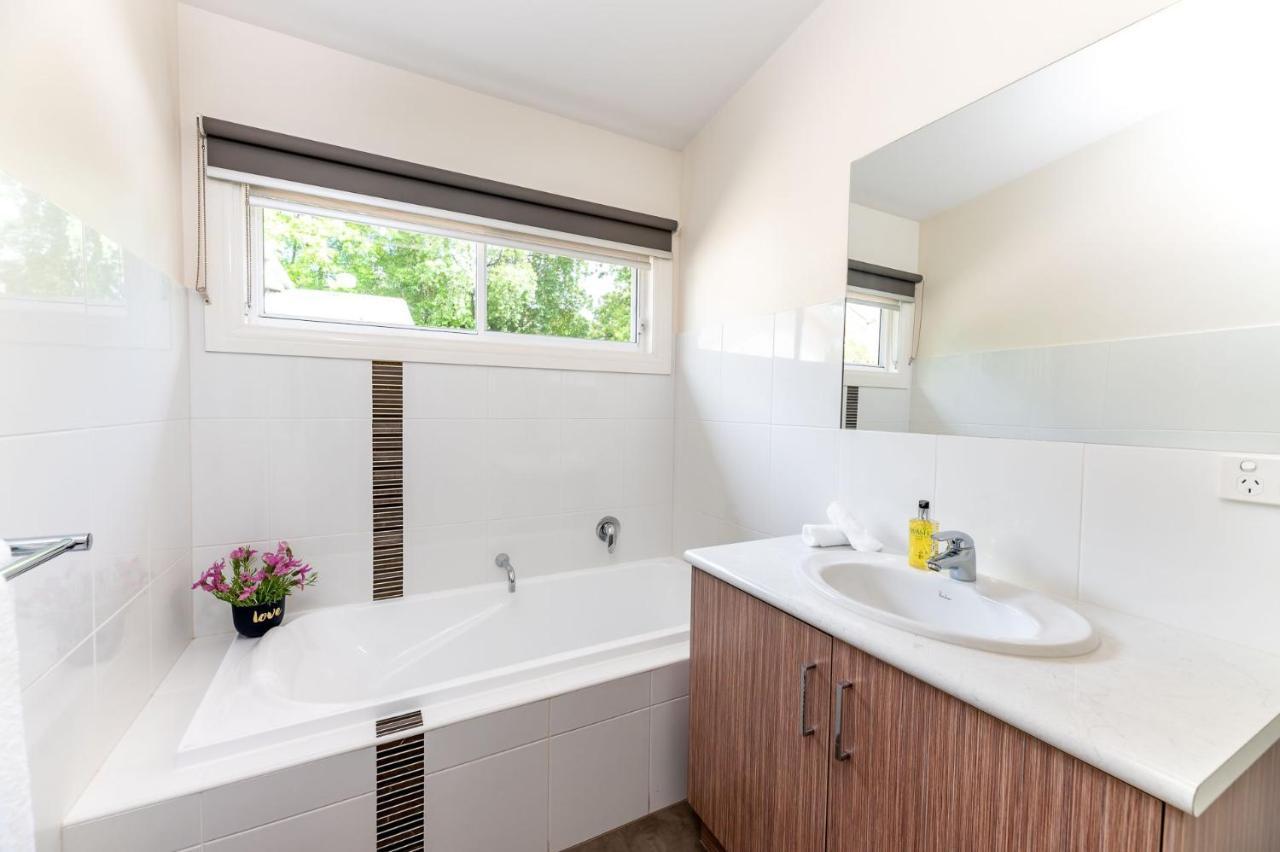 Tuck Inn Yarra Valley Хийлсвил Екстериор снимка